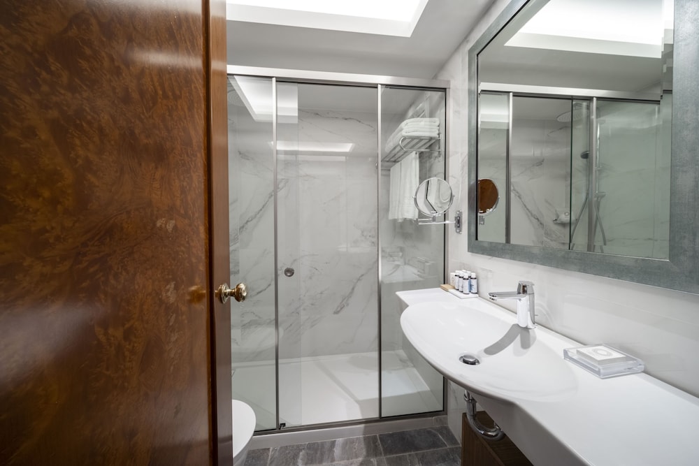 Suite - Photo 6