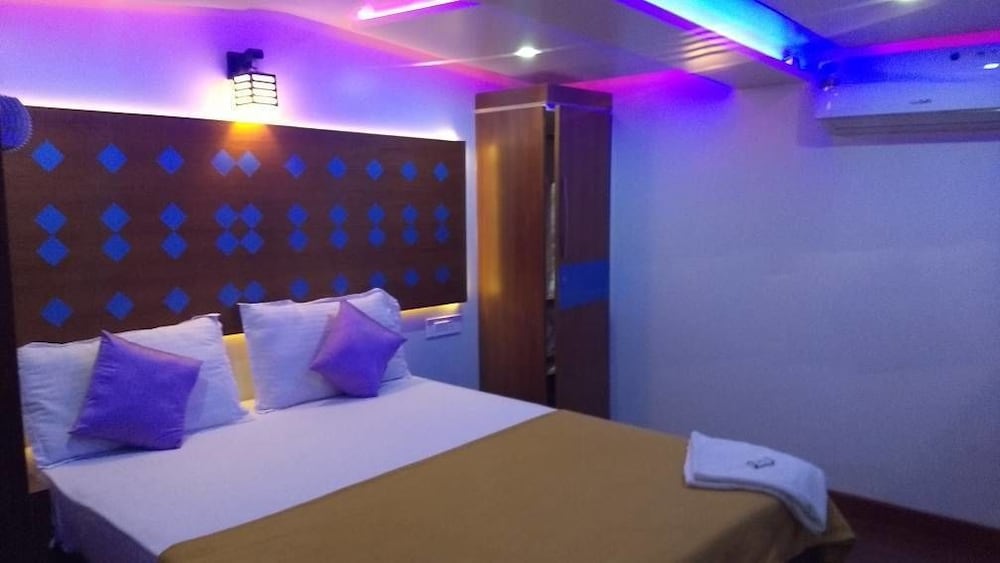 Premium Room (With AC) photo 1