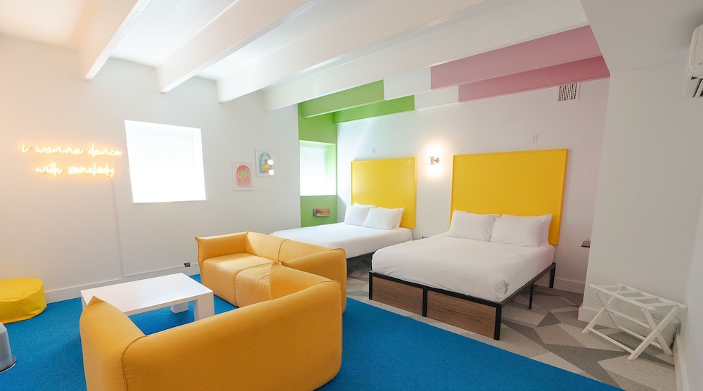 Room 115: Double Queen Suite
