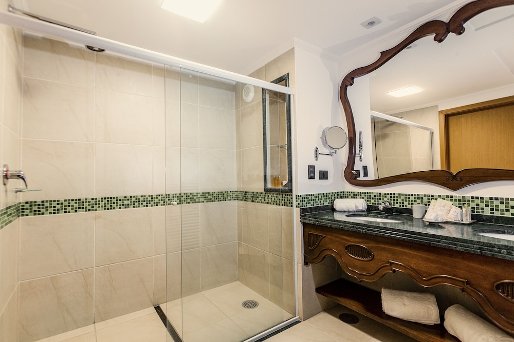 Deluxe Room - Photo 5