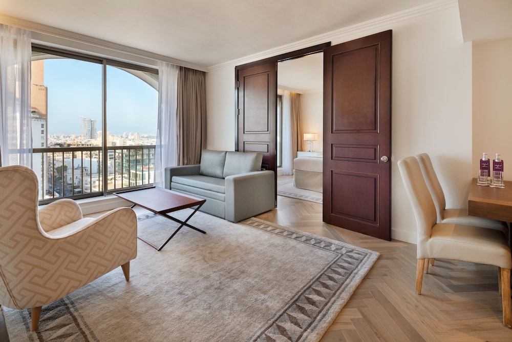 ONE BEDROOM SUITE - Photo 2