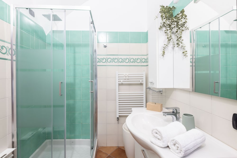 Junior Suite, Jetted Tub - Photo 19