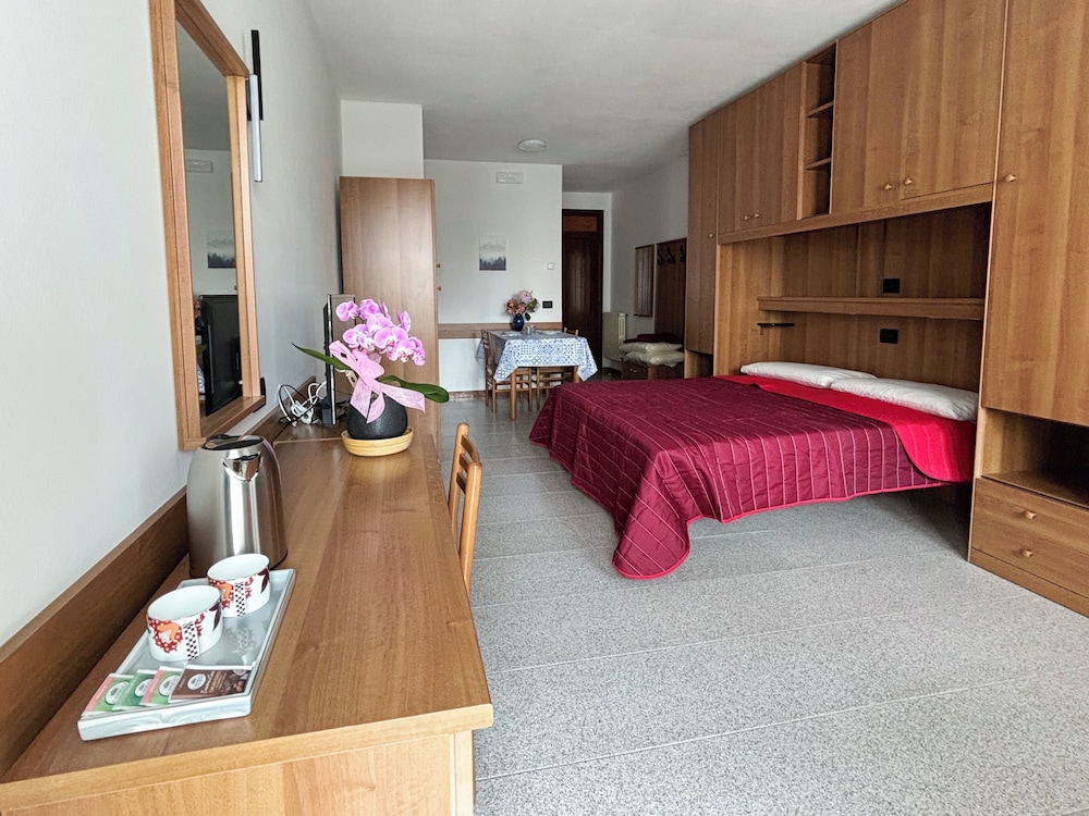Room, 1 Double Bed, Kitchen