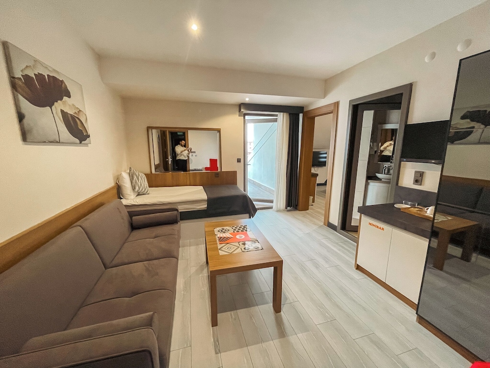 Superior Studio Suite, 1 Bedroom photo 1