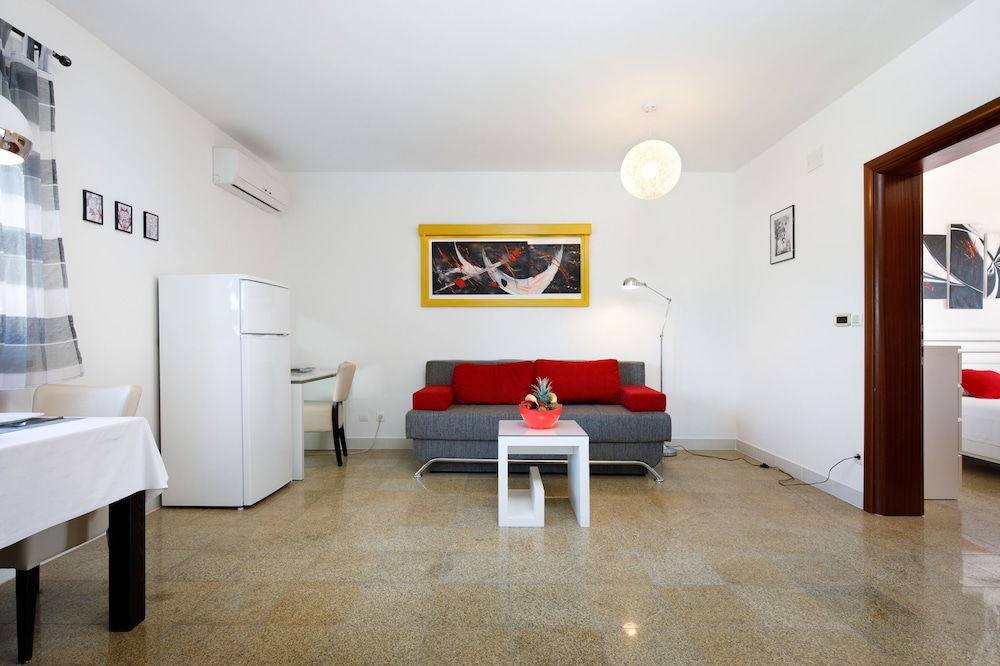 Nightingale. Sea View Apartment With Panoramic Balcony photo 2