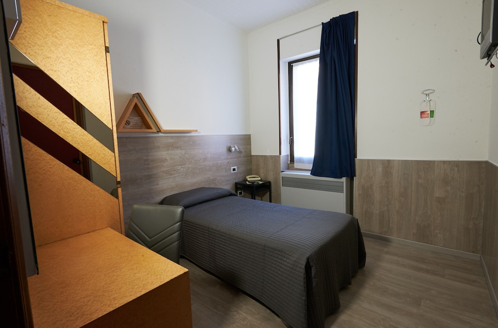 Economy Single Room