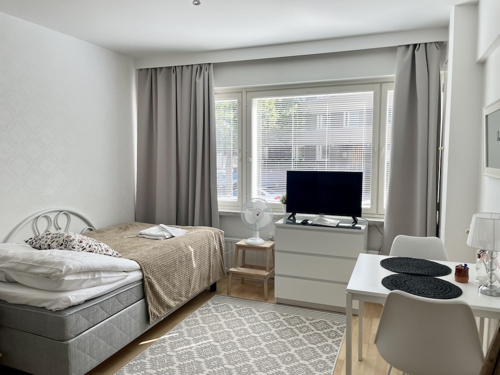 Standard Room, 1 Large Twin Bed, Kitchenette, City View photo 1