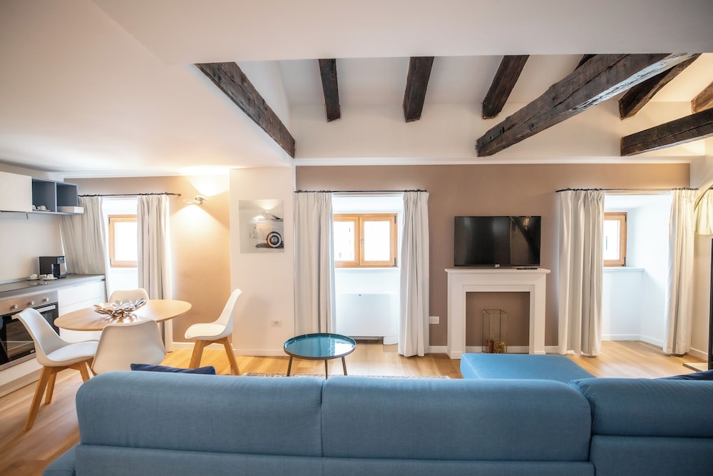 City Lodge Duplex Vista Piazza Annex - Piazza Unita - Photo 6