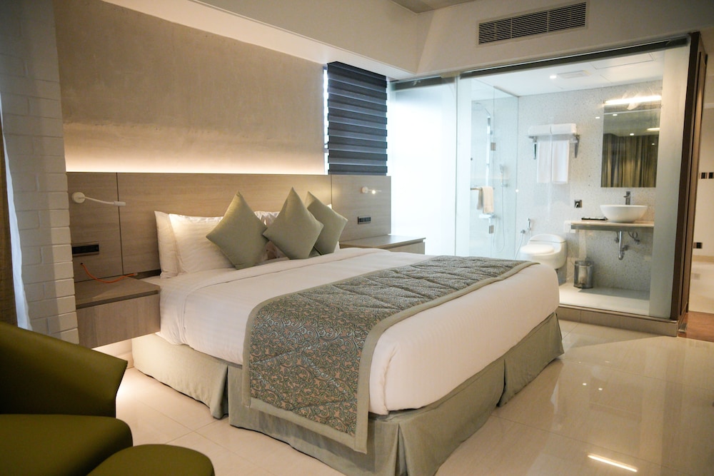 Signature Studio, 1 King Bed