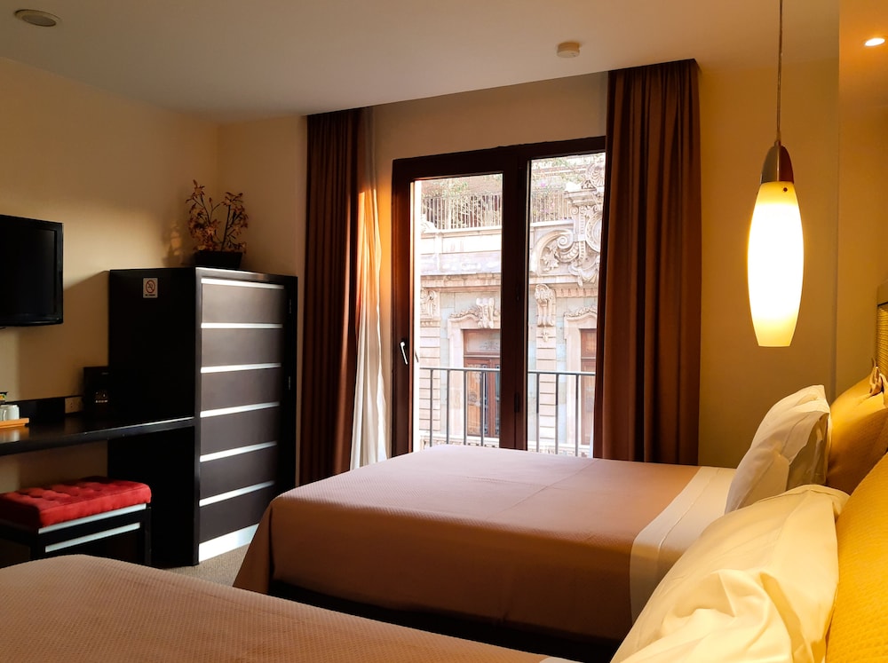 Guest Room Two Beds - Catedral Tower photo 3