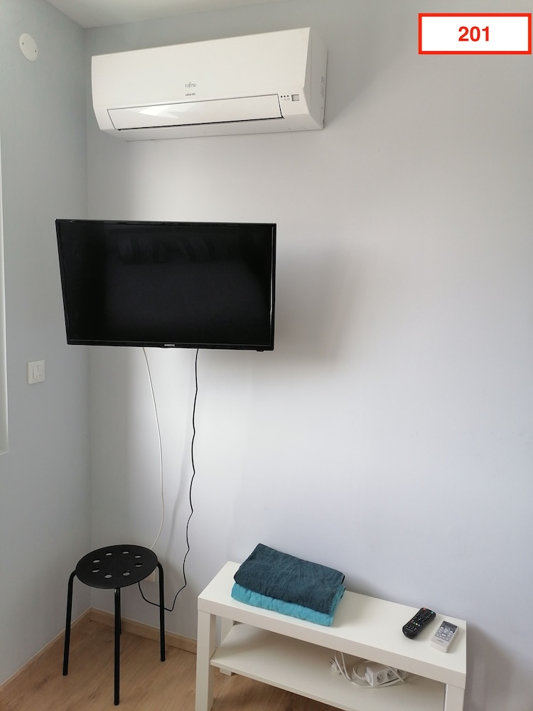 Classic Studio, Ensuite - Photo 25