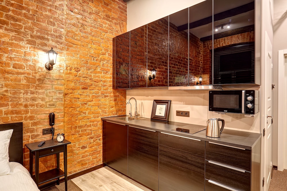 Family Studio, 1 Queen Bed with Sofa bed, Kitchenette, Courtyard View