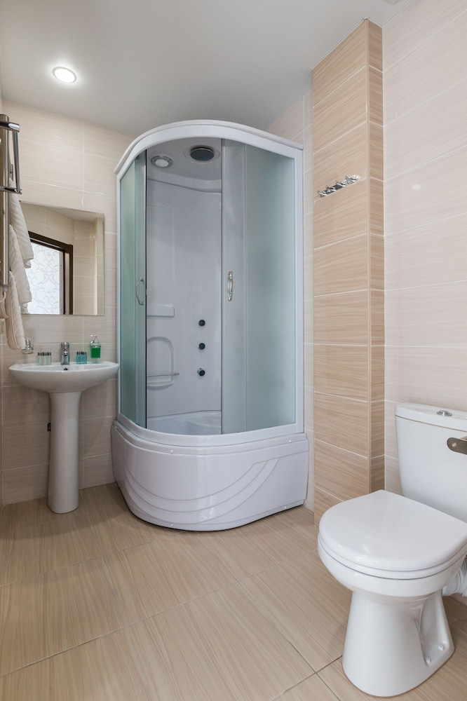 Deluxe Triple Room photo 2