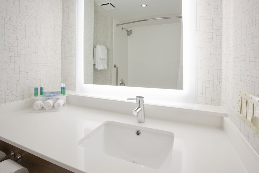 Suite, 2 Queen Beds, Accessible (Mobility, Accessible Tub) - Photo 4