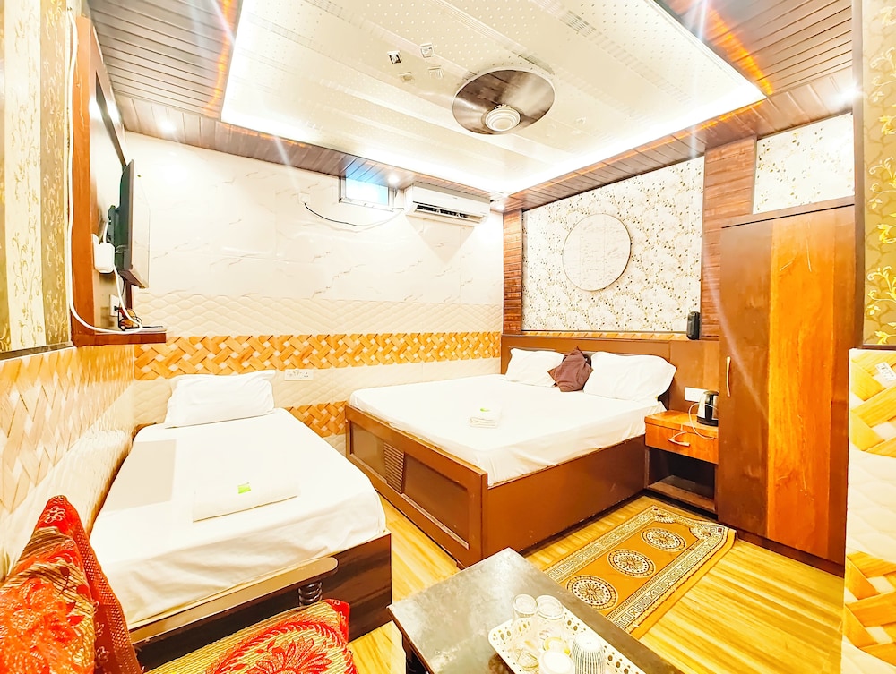 Deluxe Triple Room, City View