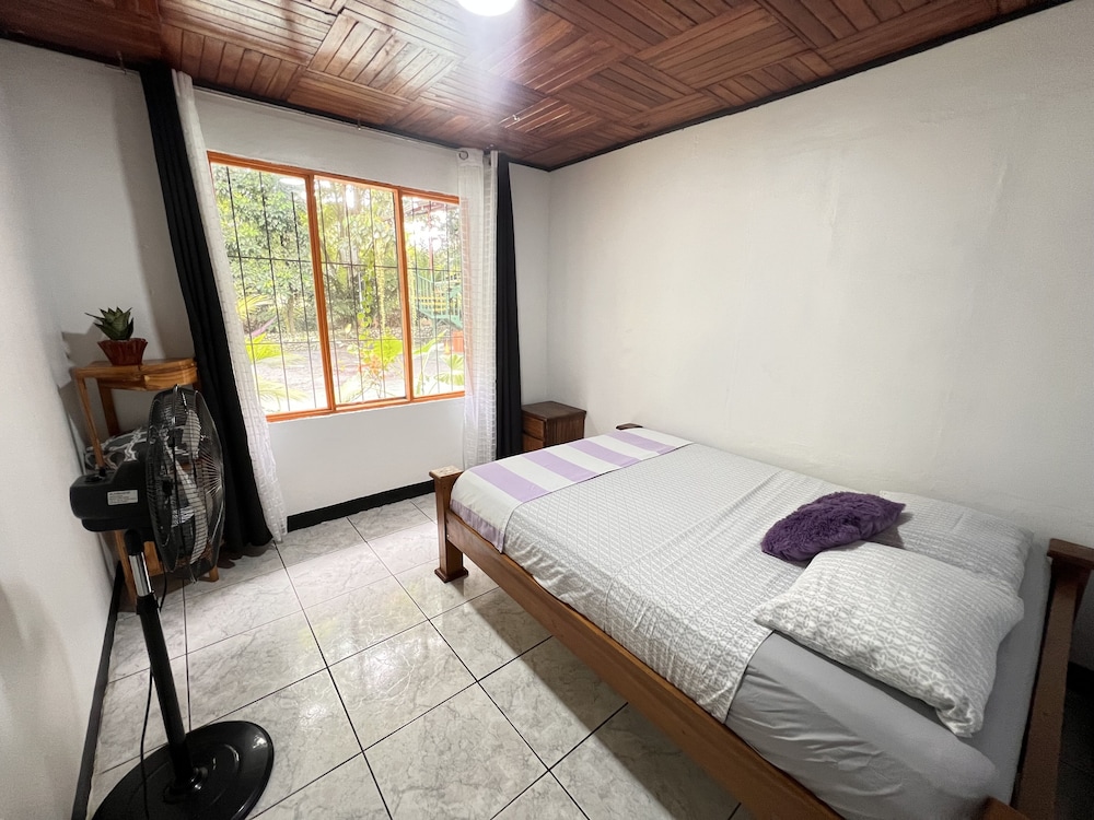 Basic Double Room, 1 Queen Bed photo 1