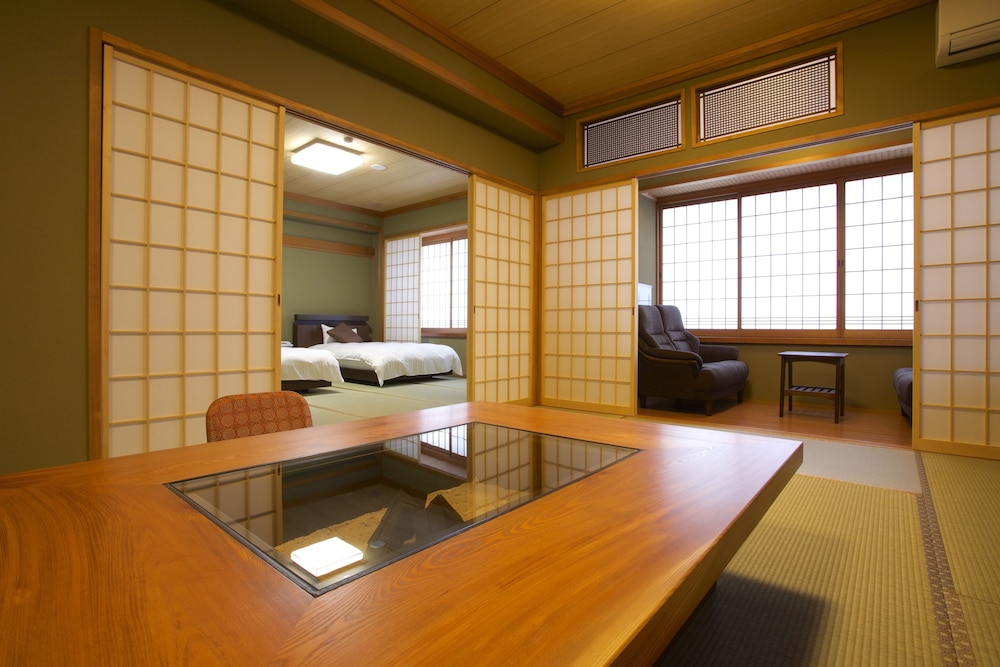 Suite (Kodaimurasaki) photo 3