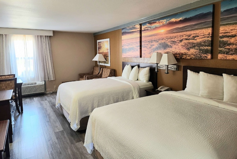 Room, 2 Queen Beds, Accessible, Non Smoking (Roll-In Shower) - Photo 1
