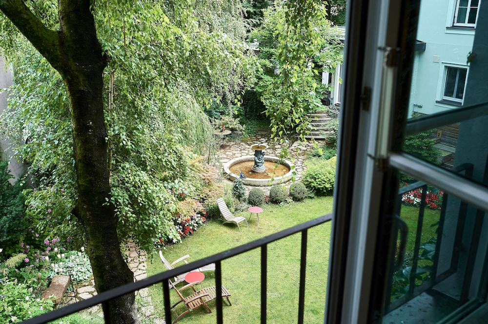 Classic Double Room, 1 Queen Bed (Garden) photo 1