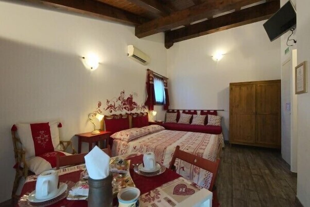 Standard Double Room, Non Smoking - ENTRY WITH CODE AND KEYPAD AND CHECK-IN ONLINE - Photo 2