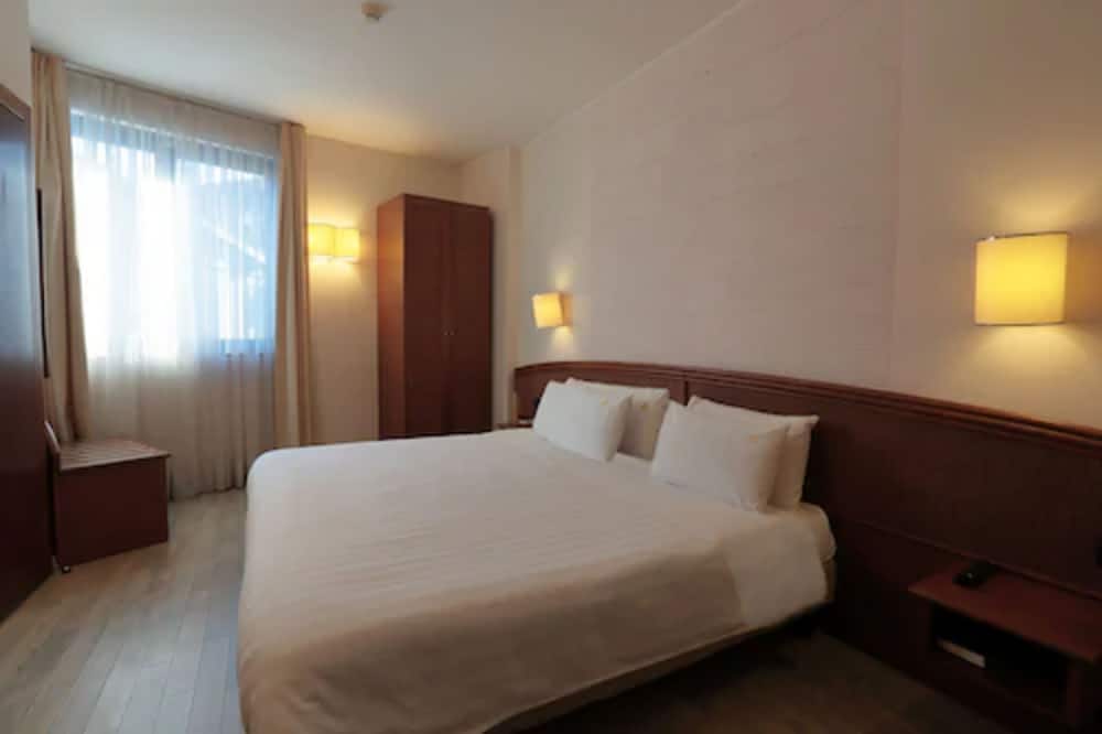 Superior Double Room Single Use photo 3