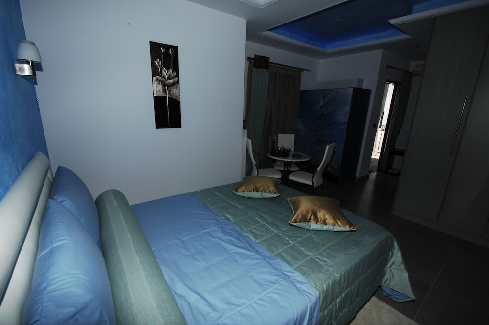 Superior Studio, 1 Queen Bed, City View photo 1