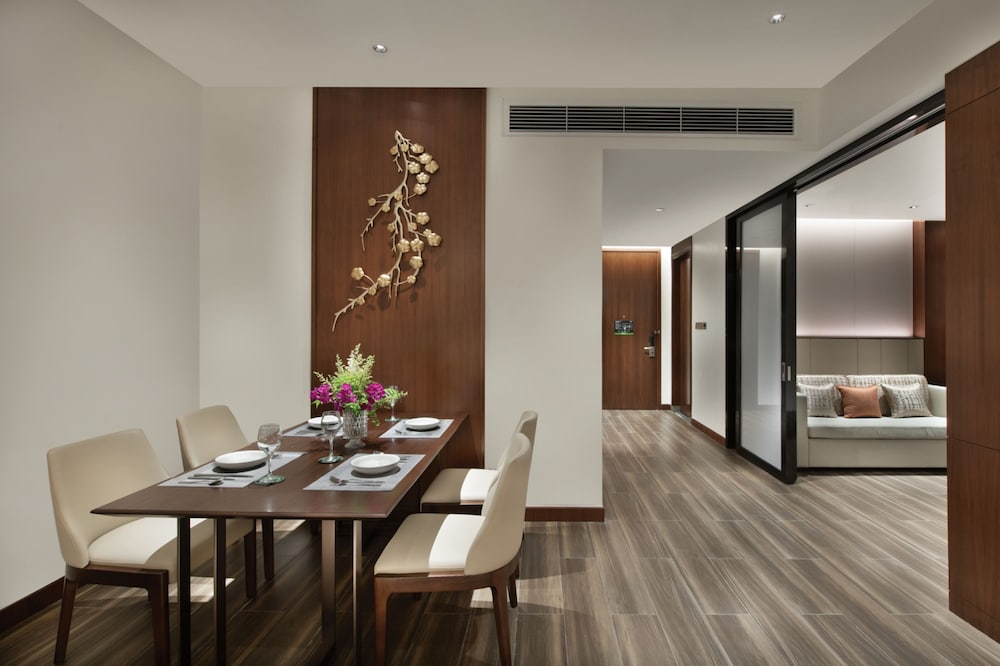Executive Suite, 1 Bedroom - Photo 3