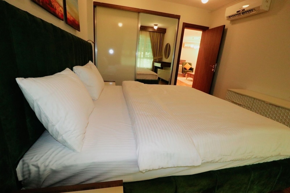 Super Family Suit, Multiple Beds, City View photo 2