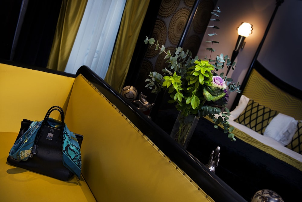 Suite, City View thumbnail 5