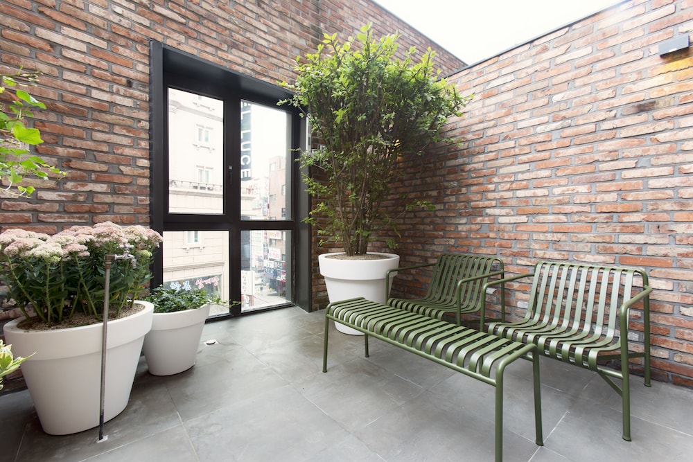 Family Room (Garden) photo 3