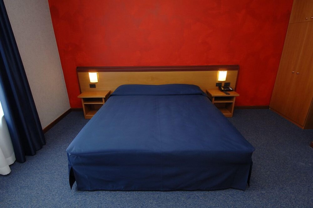 Business Double Room Single Use, 1 Double Bed photo 2