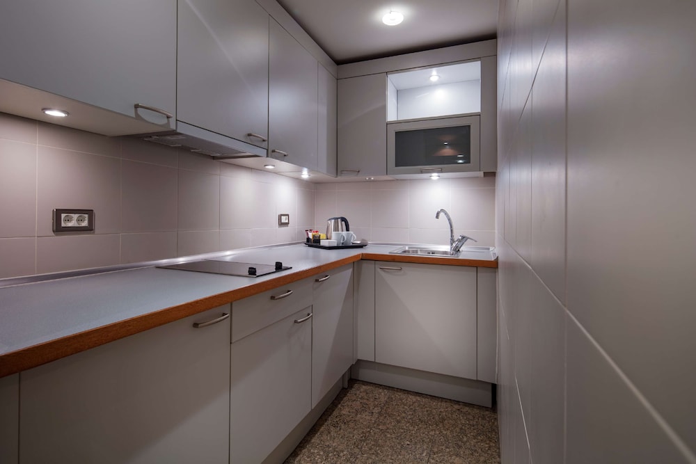 Suite, 1 Bedroom, Kitchen, River View (Business Lounge Access) - Photo 4