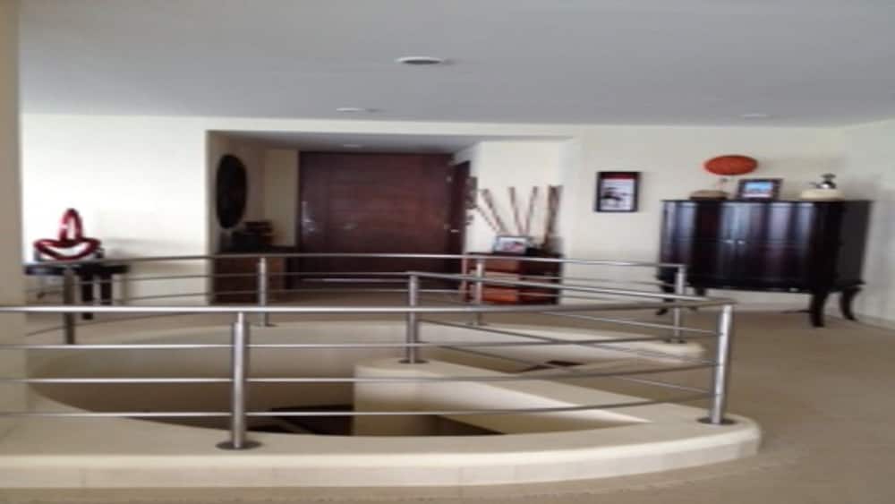 Palmetto 408 photo 1