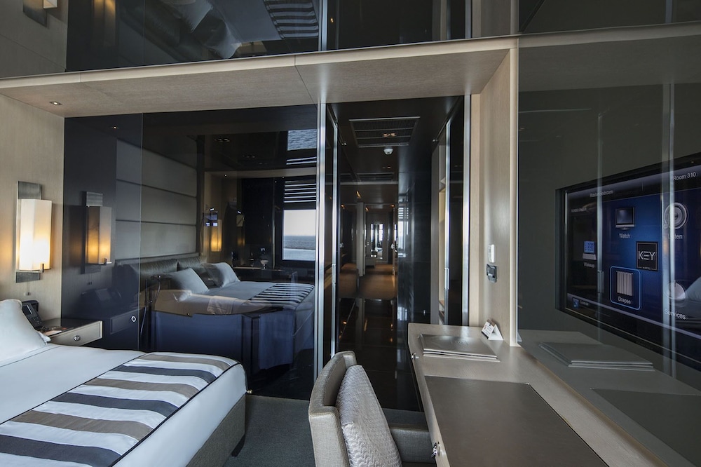 Family Suite, 2 Bedrooms, Sea View thumbnail 5