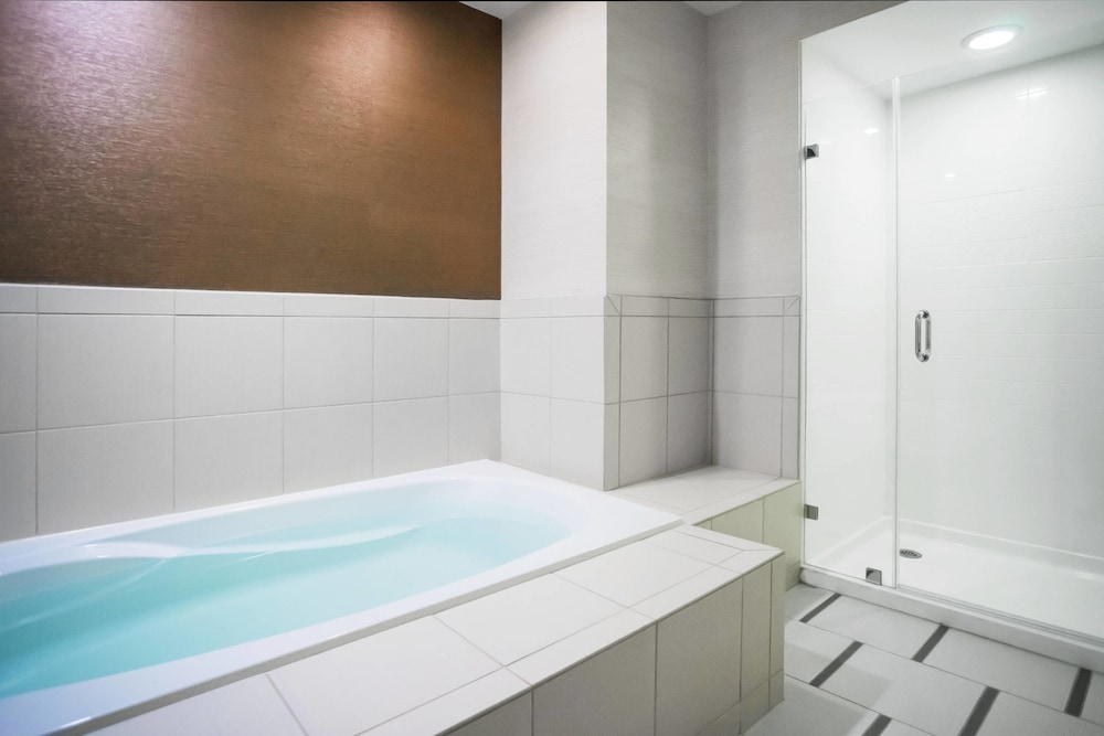 Executive Suite, 1 Bedroom - Photo 4