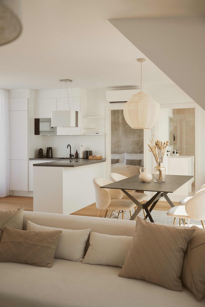 Panoramic Penthouse (Penthouse Dream above Vienna)