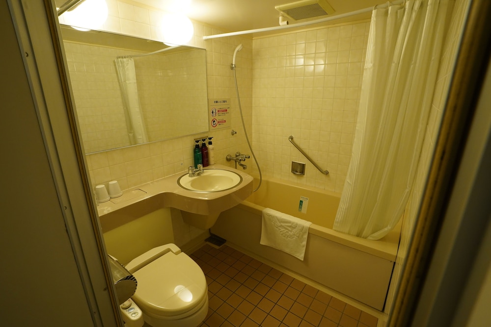 Twin Room, Smoking photo 3