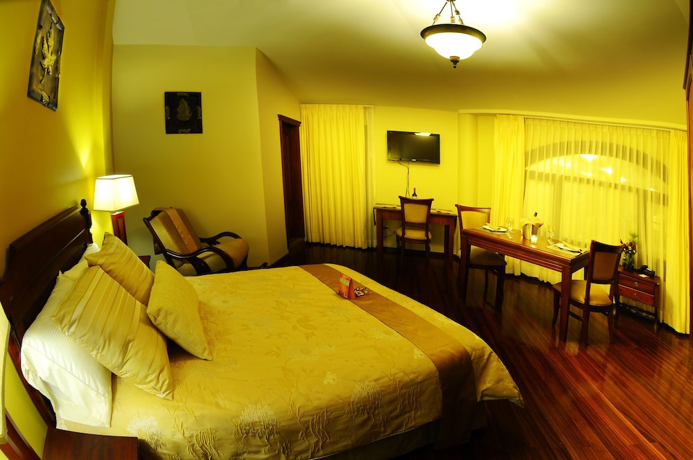 Queen Suite photo 3