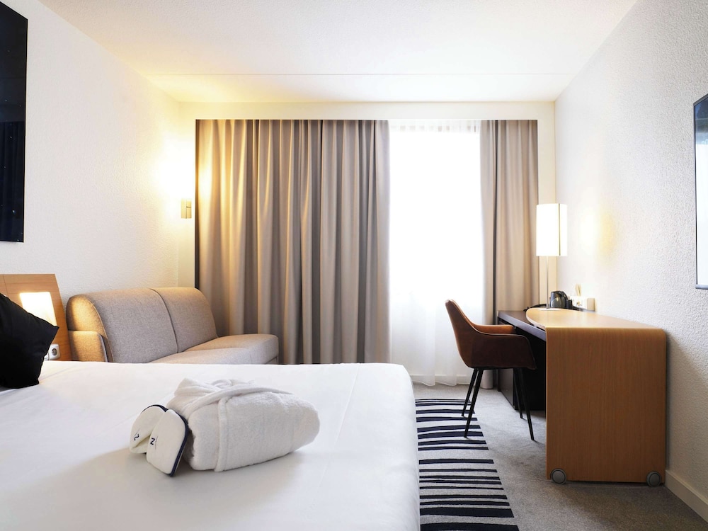 Executive Room, 1 Double Bed with Sofa bed - Photo 2