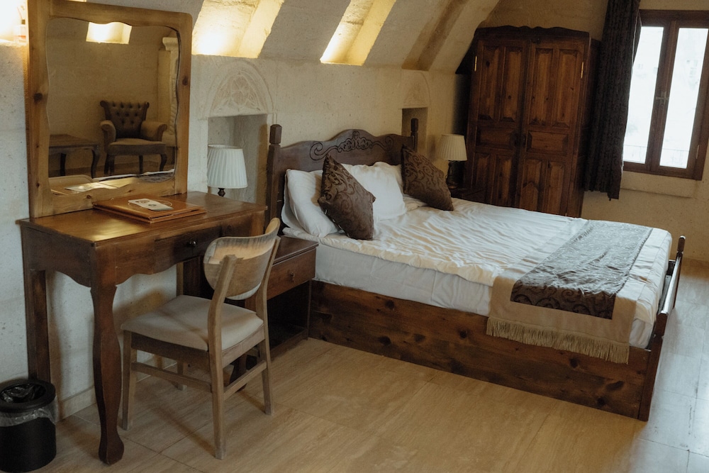 Panoramic Room, Bathtub, Valley View photo 3
