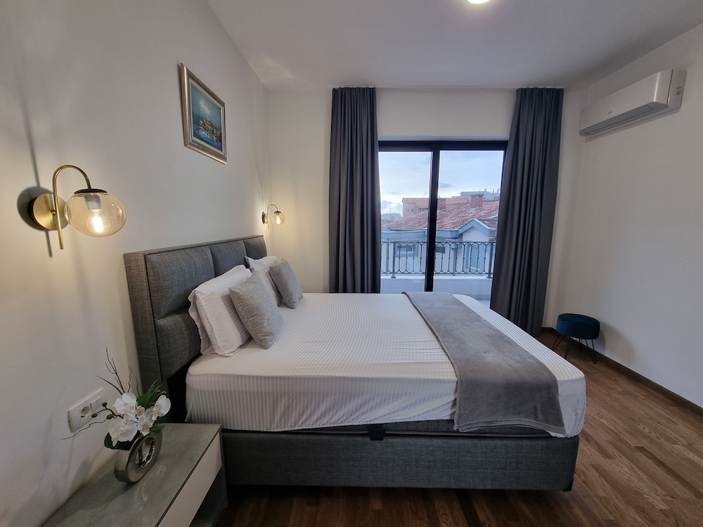 Luxury Apartment, 1 Bedroom (A1) - Photo 3