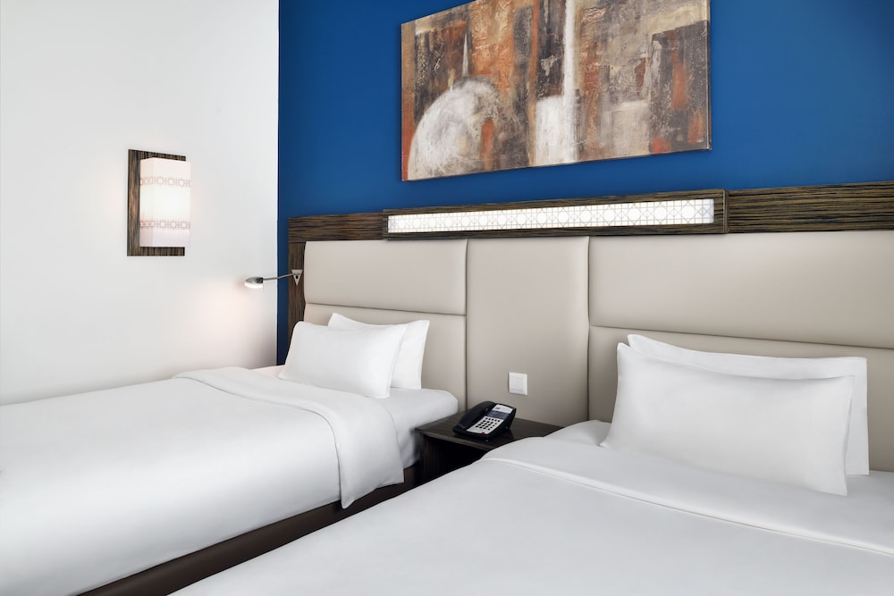Standard Room, 2 Twin Beds, Smoking photo 3