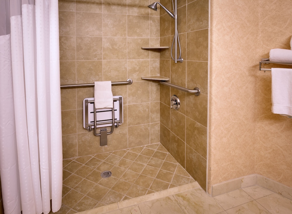 Standard Room, 2 Double Beds, Accessible (Mobility, Roll-In Shower) - Photo 4