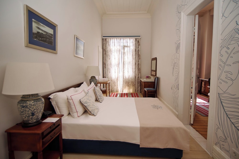 Connection Room With Island/City View photo 1