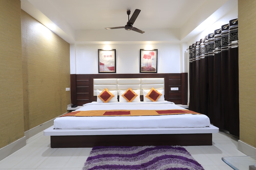 Deluxe Room - Photo 9