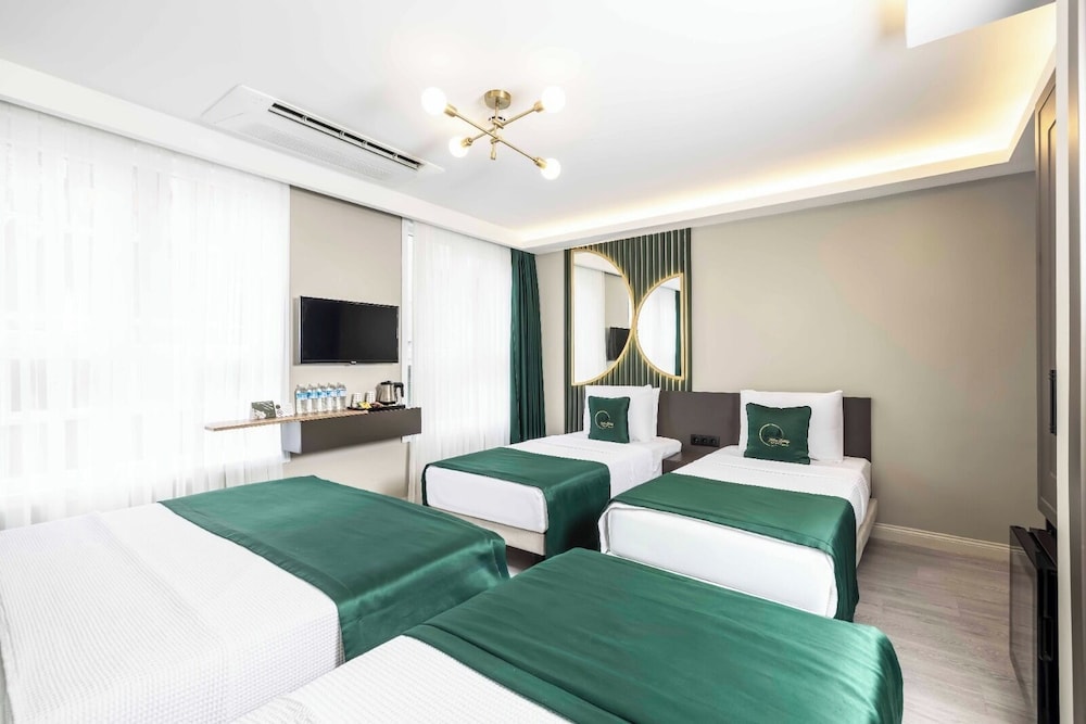 Comfort Quadruple Room, City View, Ground Floor photo 2