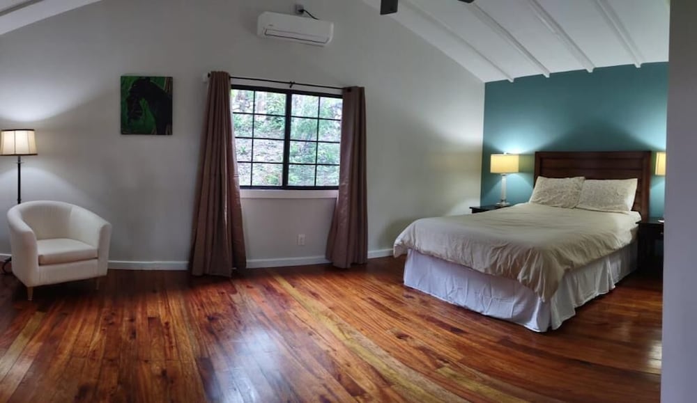 Deluxe Tree House, Kitchenette photo 1