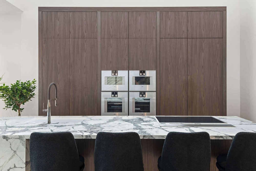 Lux Penthouse 4-story Stunner Rooftop Views, Billede 27