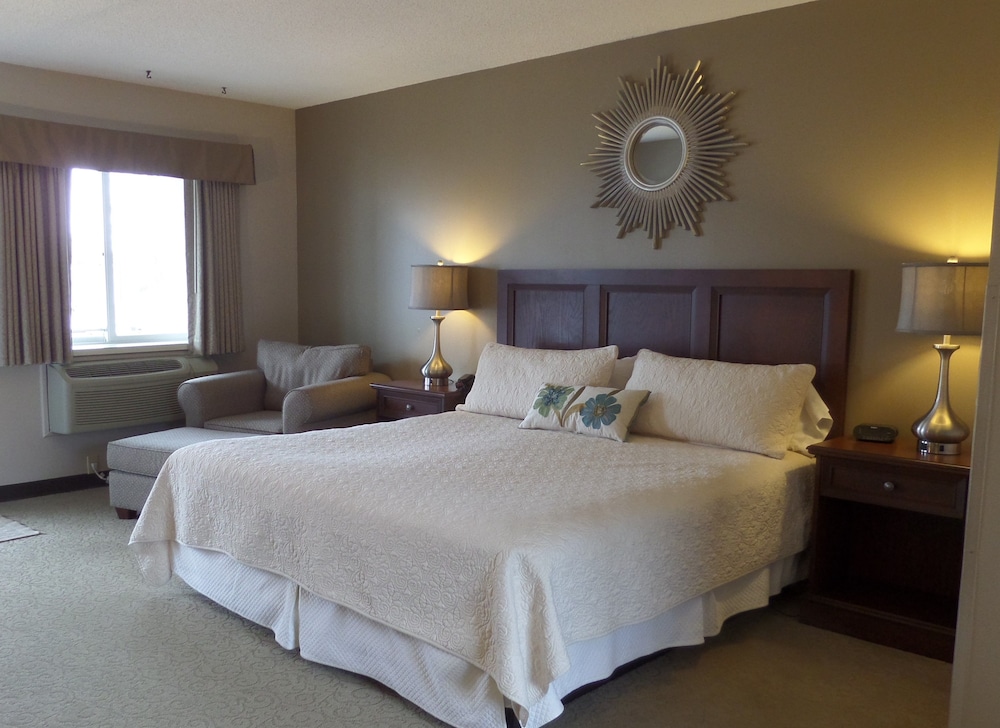 Deluxe King (Upstairs Rooms Only, No Elevator, No Pets) photo 2