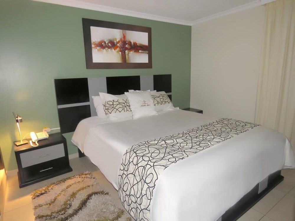 Double Room, 1 Queen Bed photo 1